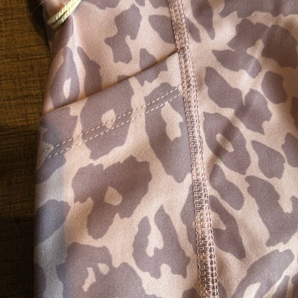 Jessica Simpson Slimtek Active Leggings. - Picture 4 of 6